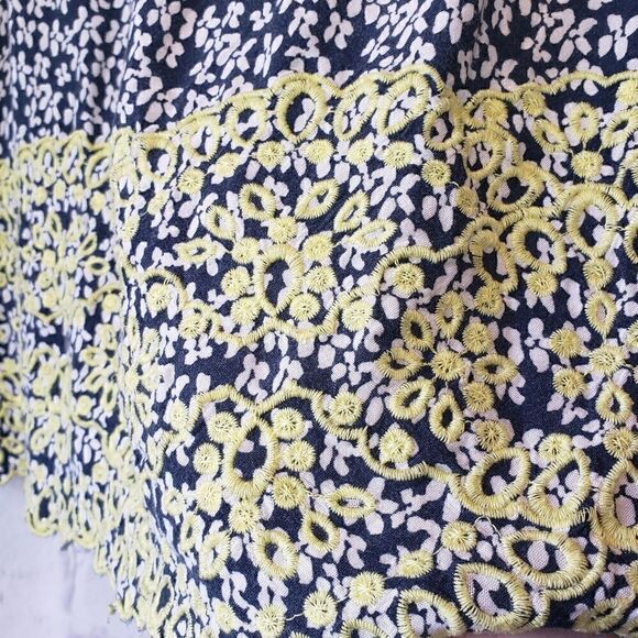 FEVER Embroidery Floral Peasant Top - Picture 2 of 11